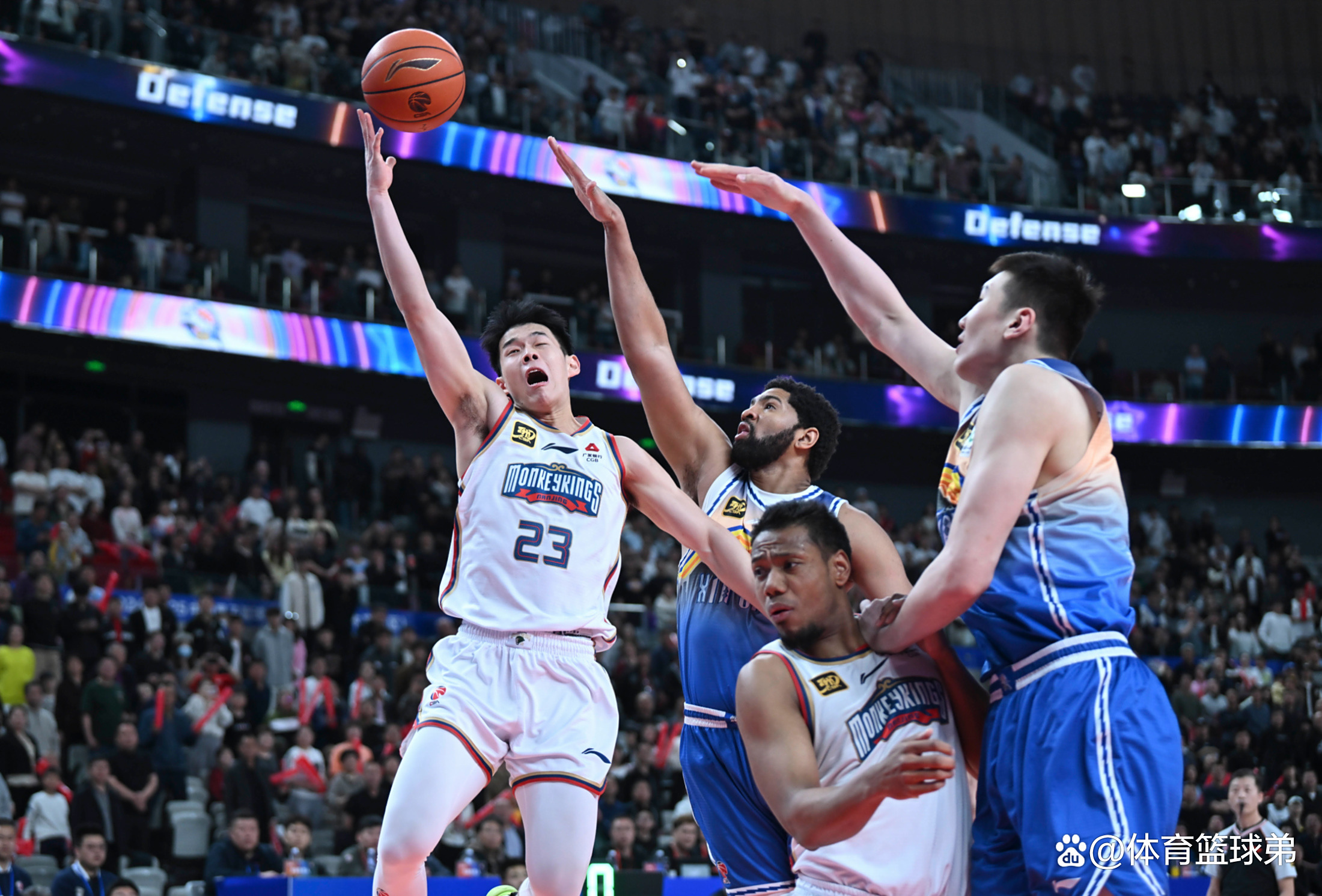 关于关键时刻体能课后,武汉三镇单刀错失备战NBA季后赛,质疑声仍在,更衣室氛围转暖的信息 关于关键时刻体能课后,武汉三镇单刀错失备战NBA季后赛,质疑声仍在,更衣室氛围转暖的信息