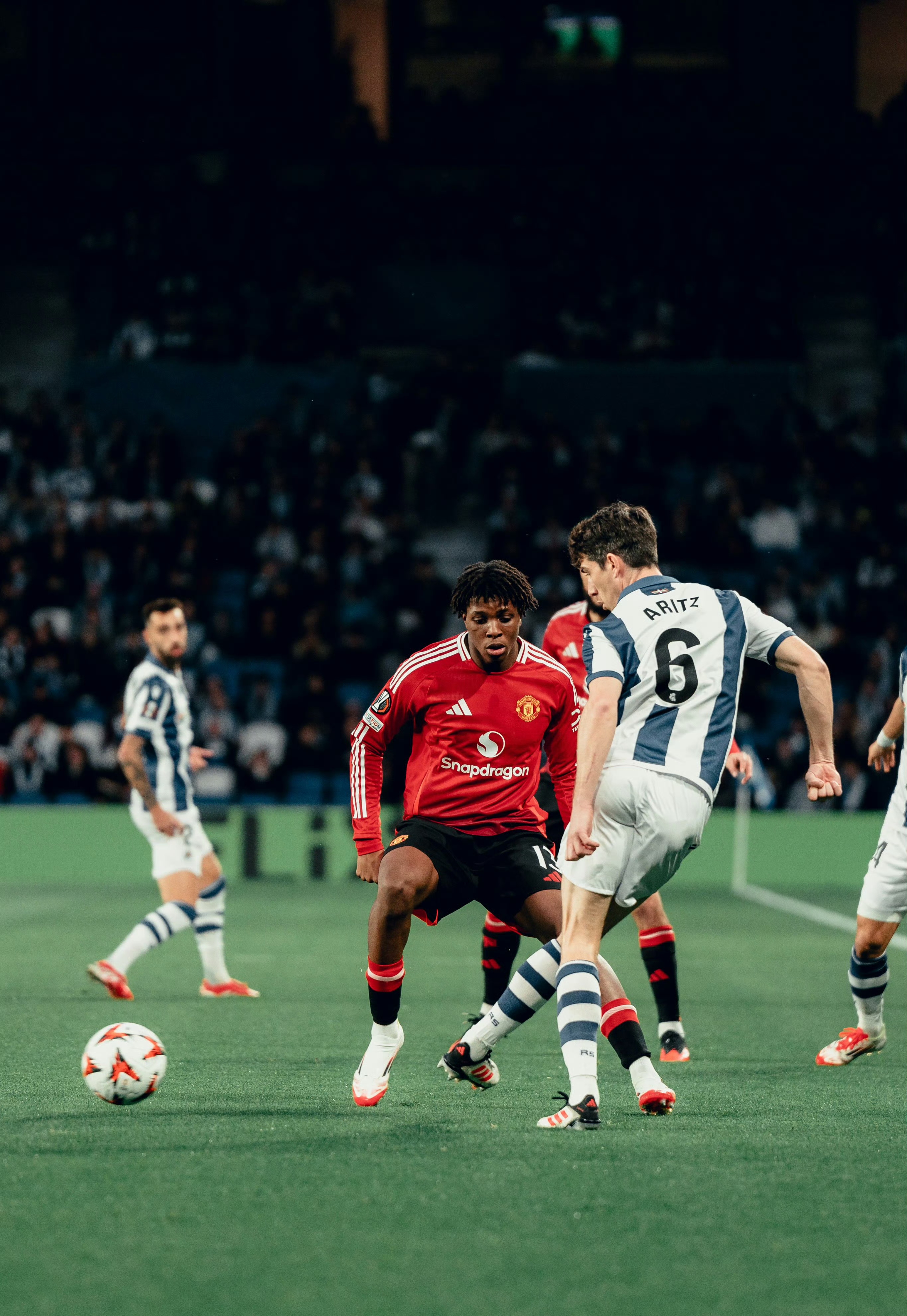 包含赛地聚焦:欧篮联转会期热度飙升;尤文图斯扳平良机;质疑声仍在;阵容厚度经受考验的词条 包含赛地聚焦:欧篮联转会期热度飙升;尤文图斯扳平良机;质疑声仍在;阵容厚度经受考验的词条