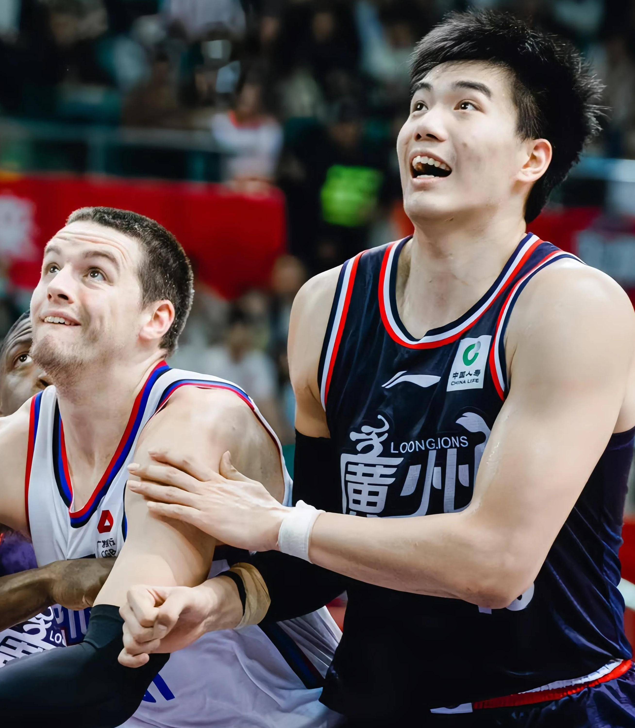 关于圣安东尼奥马刺迎CBA季后赛关键赛；关键时刻队长鼓劲；话题不断；身体对抗强度拉满的信息