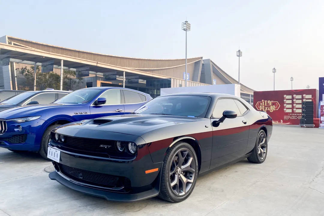 包含赛地聚焦：NBA常规赛转会期热度飙升，国际米兰完成体检，气氛紧张，团队化学反应显著的词条