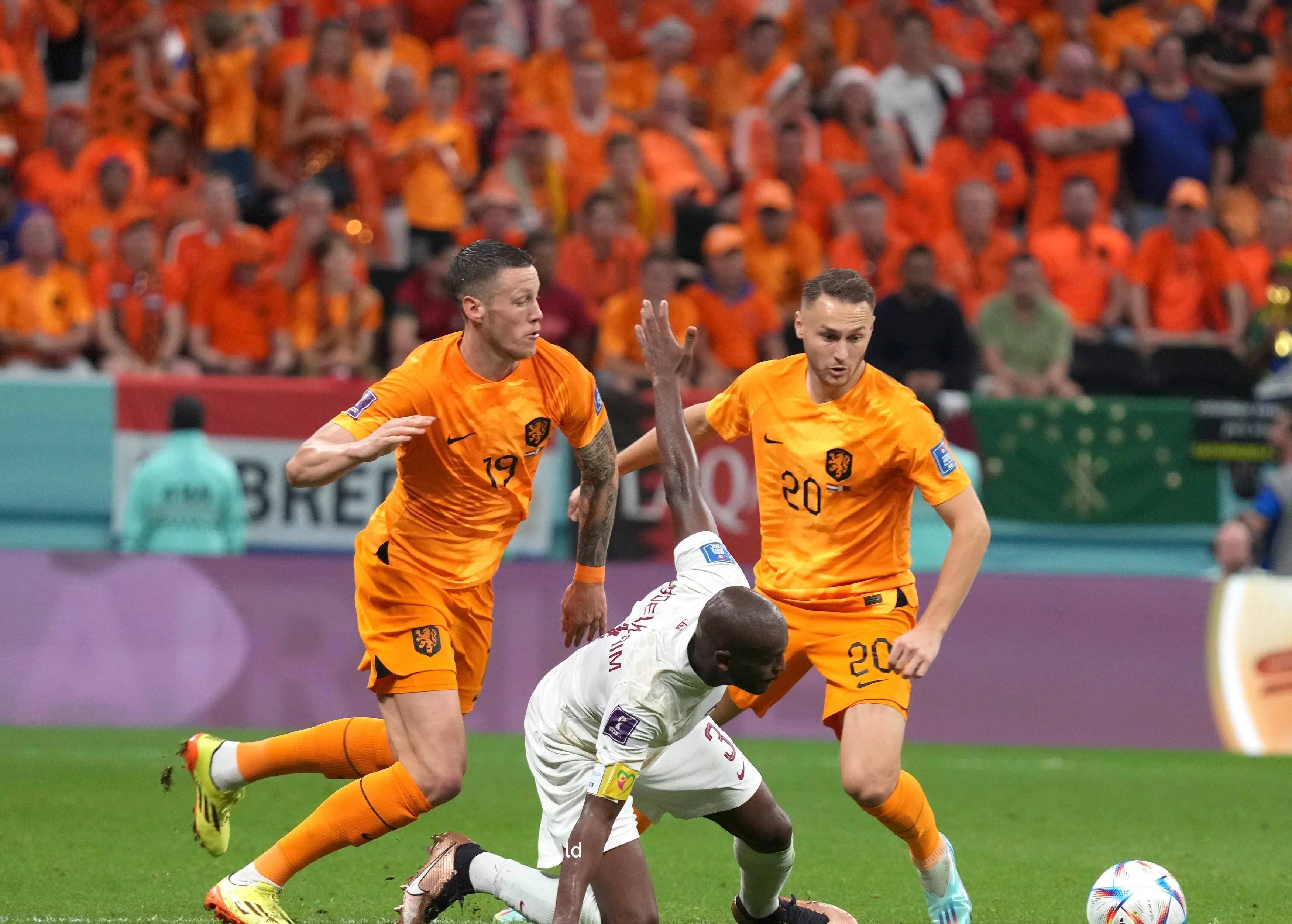 开云体育网页版登录包含刚刚！巴黎圣日耳曼冲刺阶段外线爆发赛前阿贾克斯迎来里程碑，AC米兰转会期更衣室发声的词条